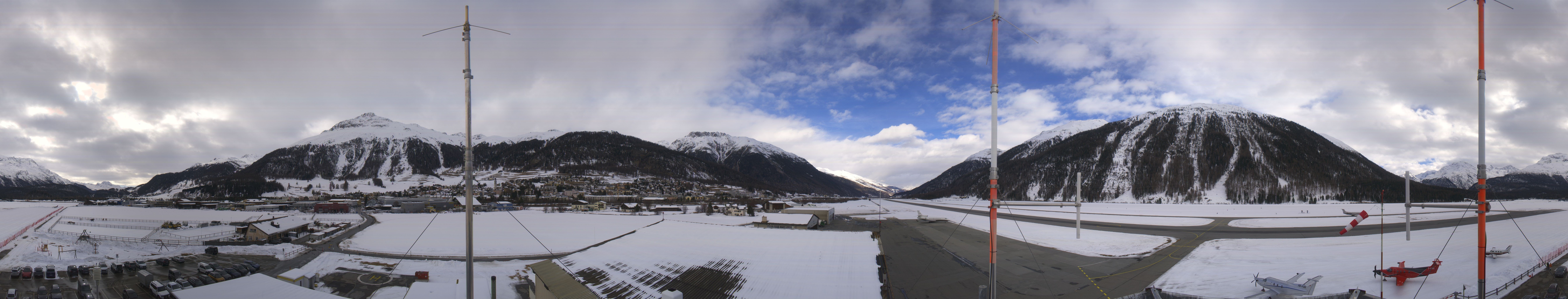 Archived image Webcam Samedan I Airport orientation west