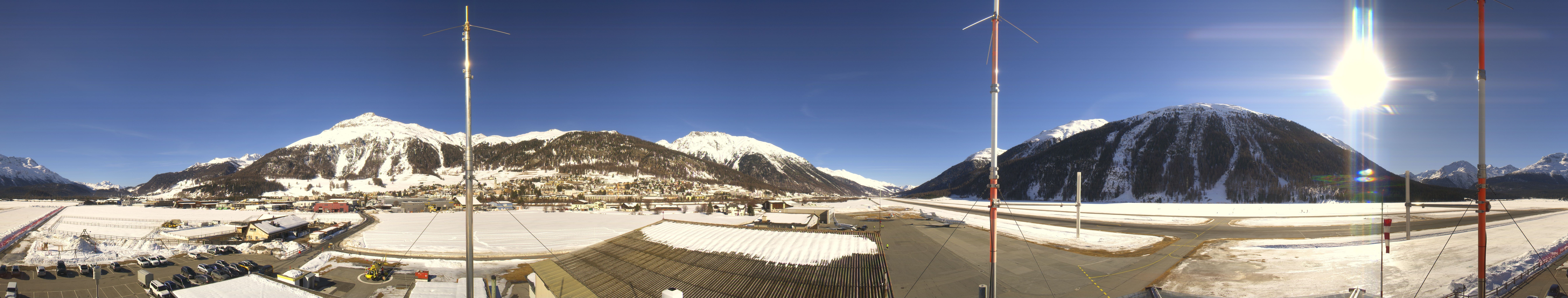 Archived image Webcam Samedan I Airport orientation west