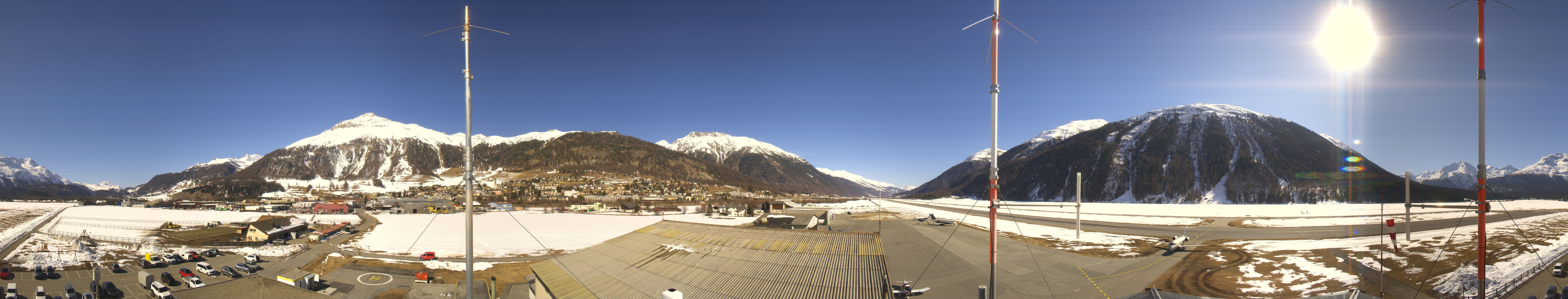 Archived image Webcam Samedan I Airport orientation west