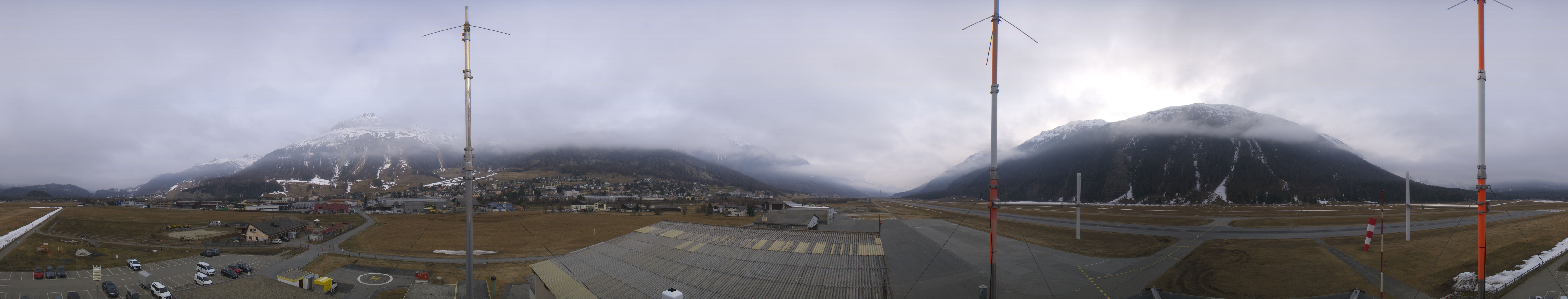 Archived image Webcam Samedan I Airport orientation west