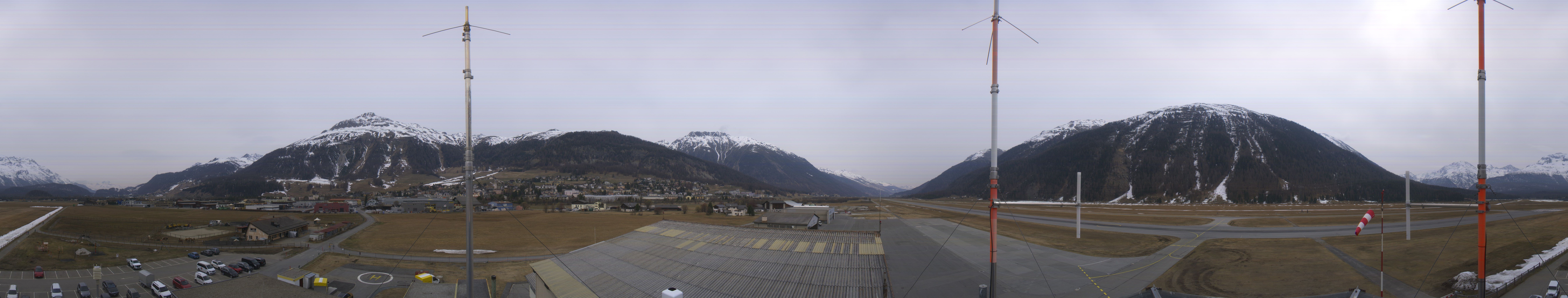 Archived image Webcam Samedan I Airport orientation west