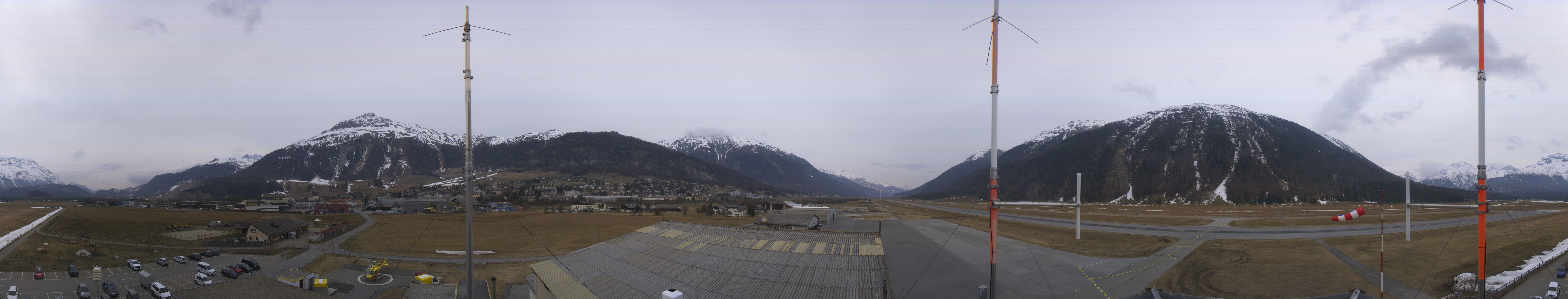 Archived image Webcam Samedan I Airport orientation west