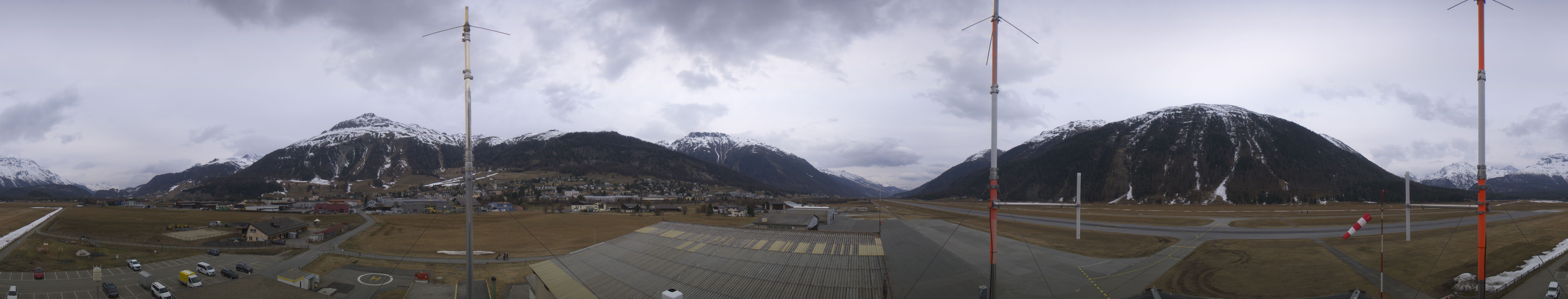 Archived image Webcam Samedan I Airport orientation west