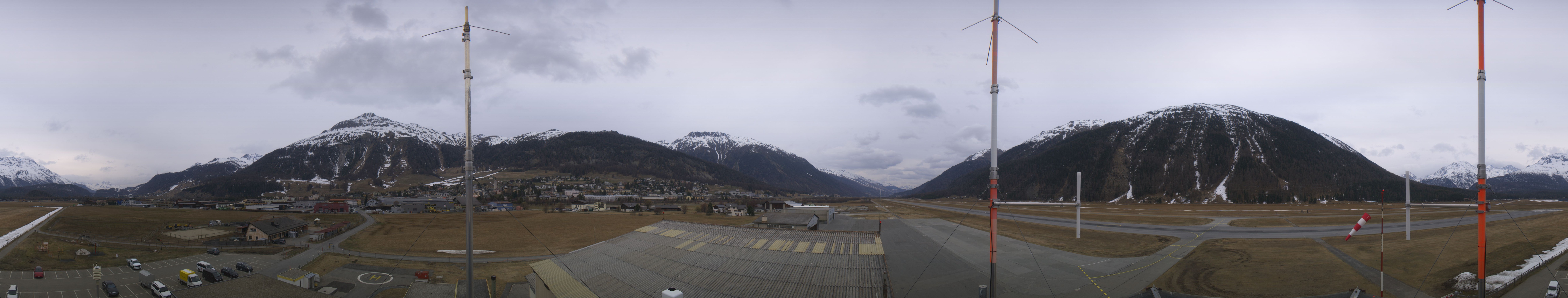Archived image Webcam Samedan I Airport orientation west