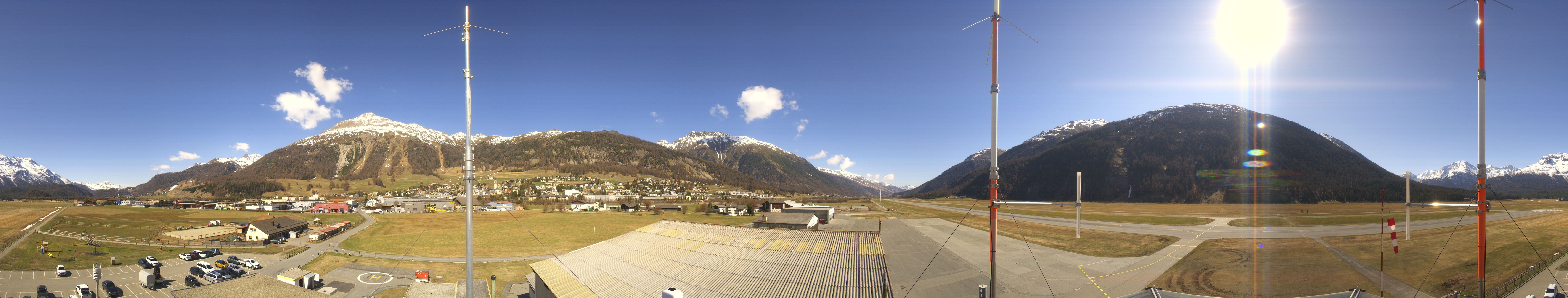 Archived image Webcam Samedan I Airport orientation west
