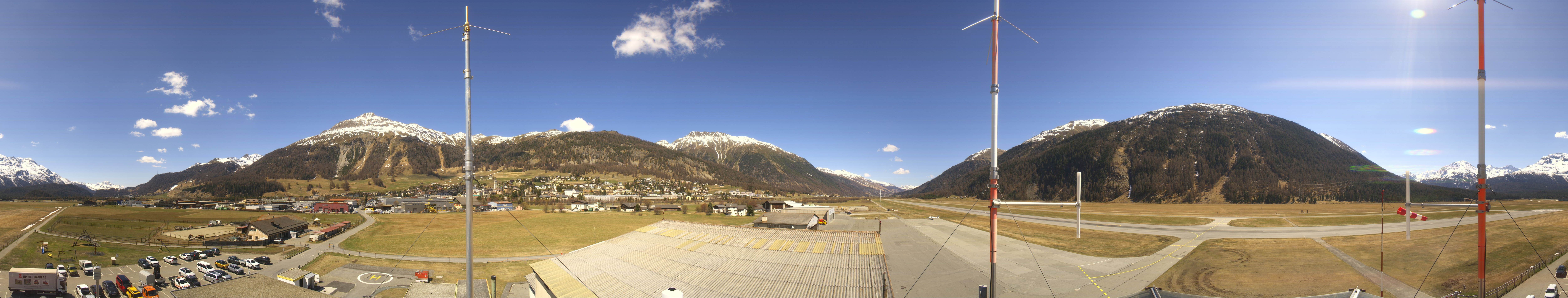 Archived image Webcam Samedan I Airport orientation west