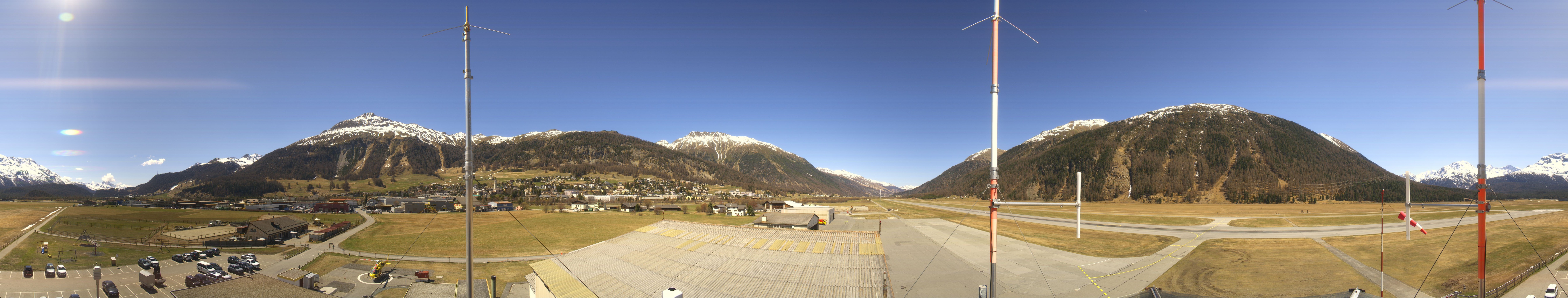 Archived image Webcam Samedan I Airport orientation west