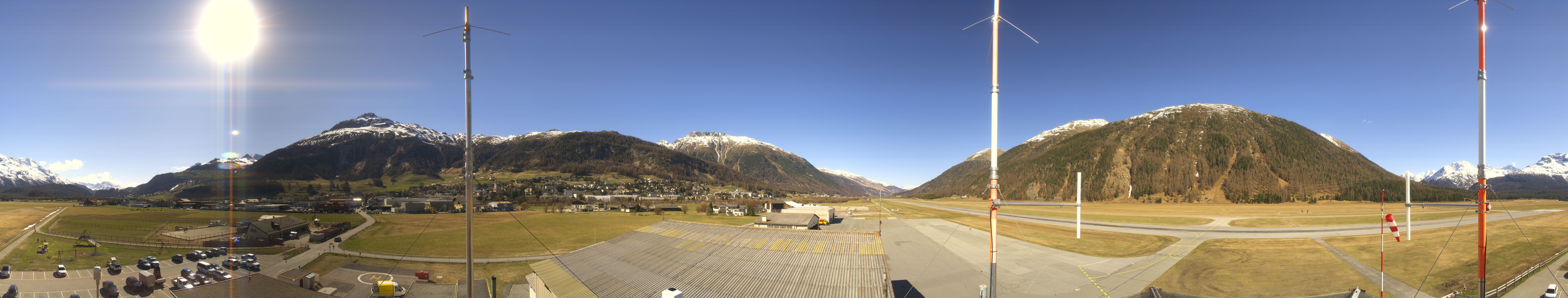 Archived image Webcam Samedan I Airport orientation west
