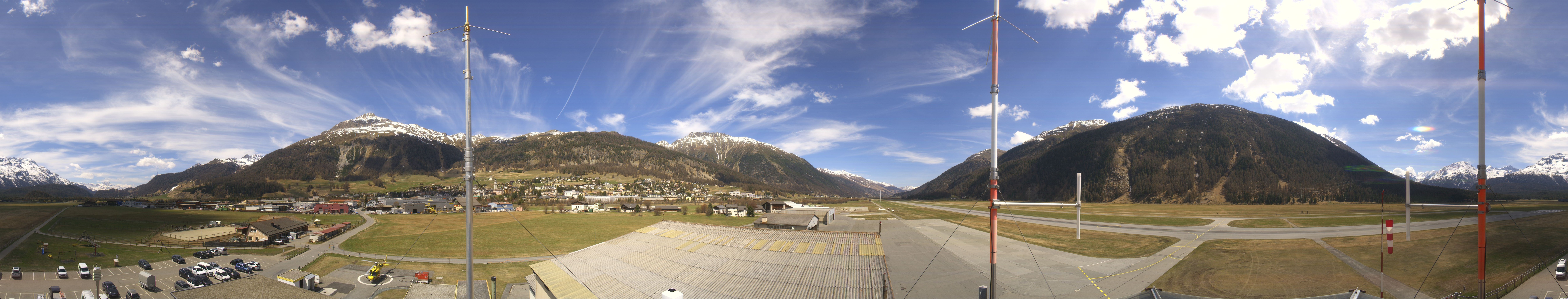 Archived image Webcam Samedan I Airport orientation west