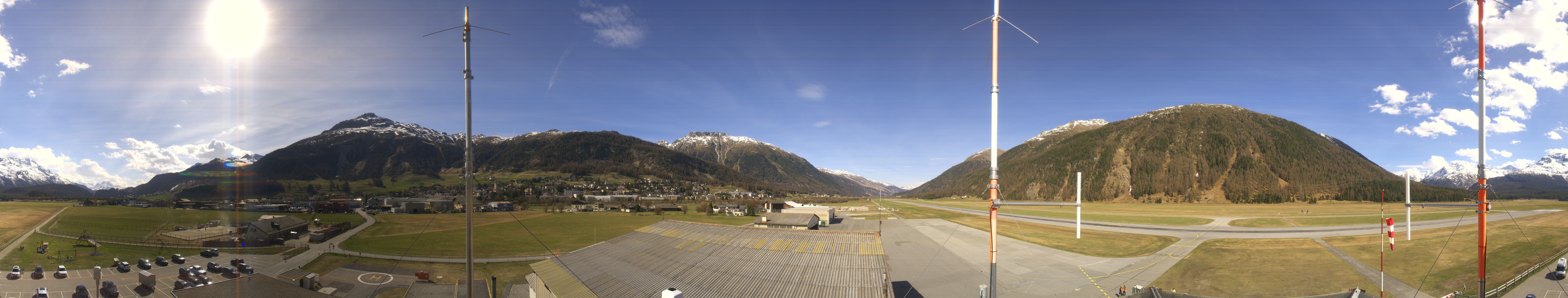 Archived image Webcam Samedan I Airport orientation west