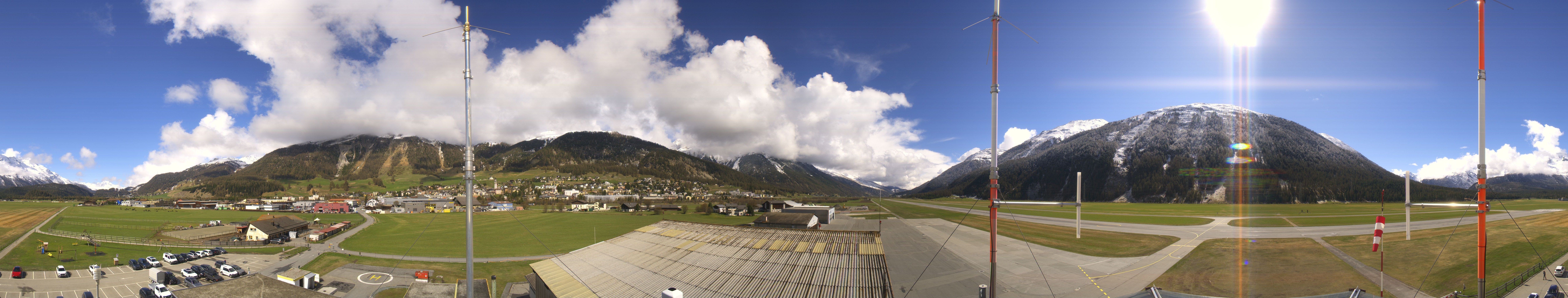 Archived image Webcam Samedan I Airport orientation west
