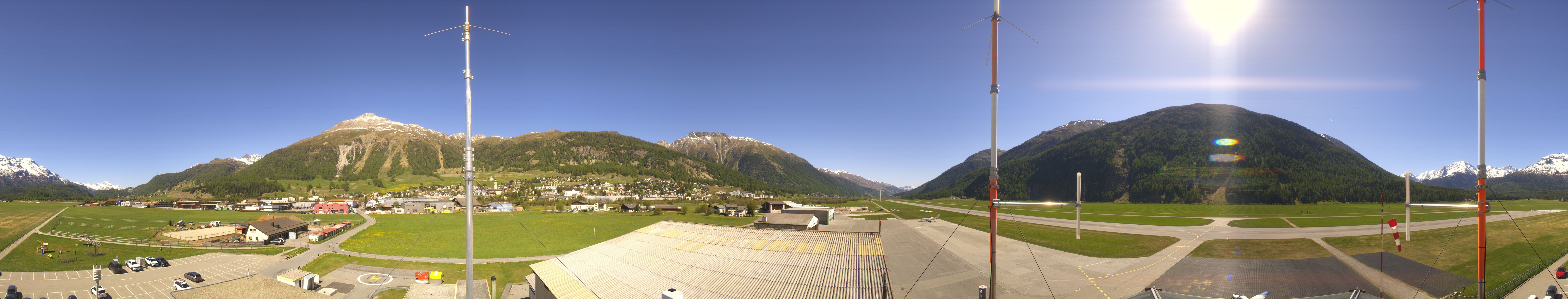 Archived image Webcam Samedan I Airport orientation west