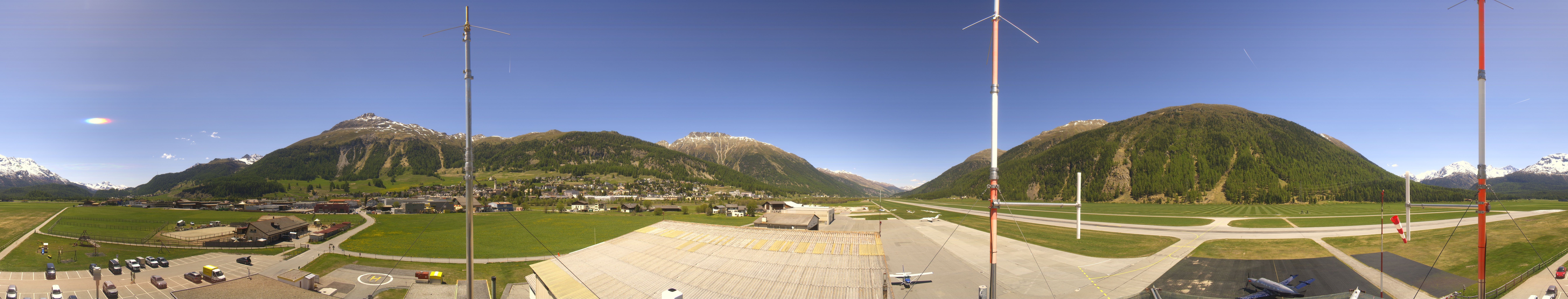 Archived image Webcam Samedan I Airport orientation west