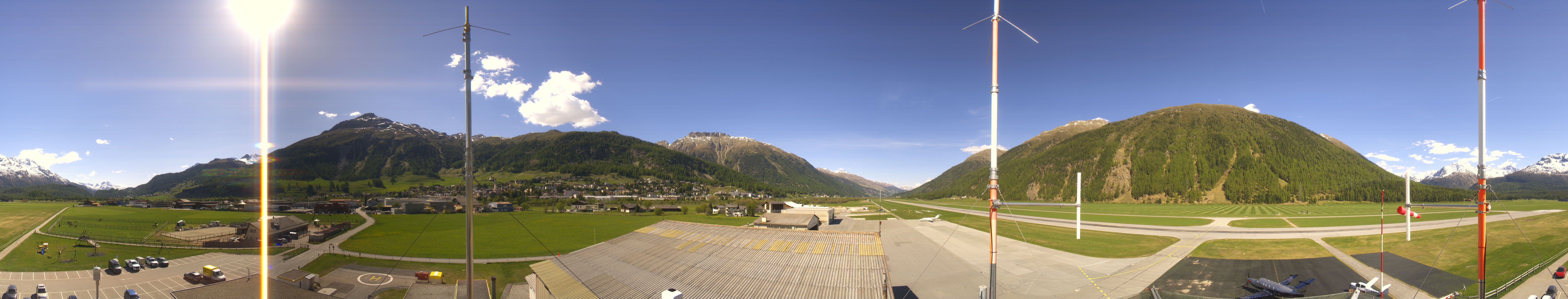 Archived image Webcam Samedan I Airport orientation west