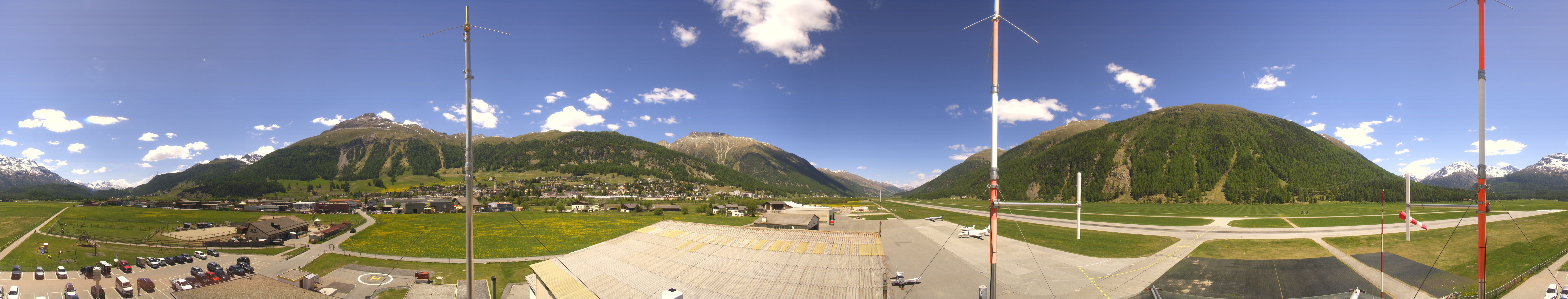 Archived image Webcam Samedan I Airport orientation west