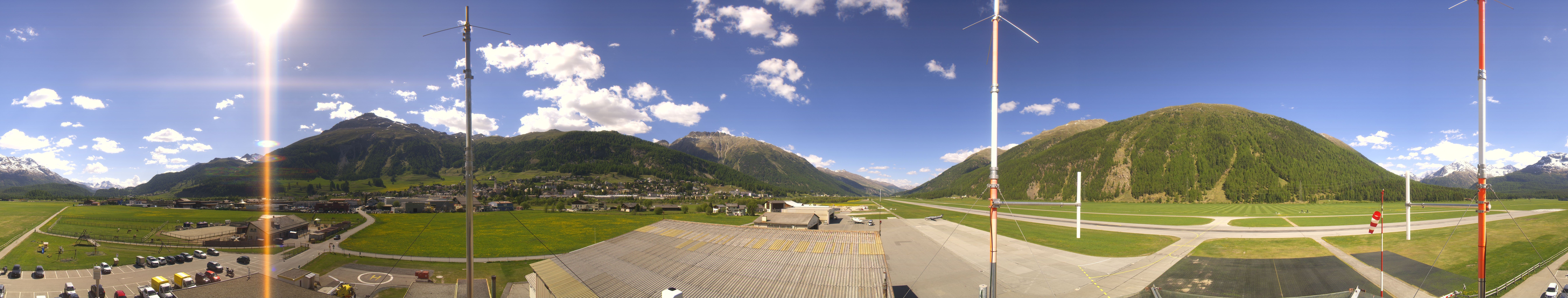 Archived image Webcam Samedan I Airport orientation west