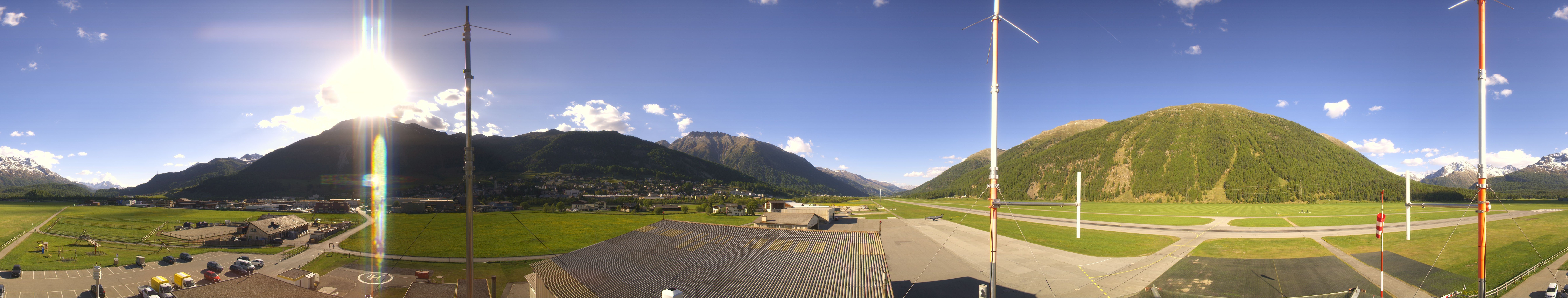 Archived image Webcam Samedan I Airport orientation west