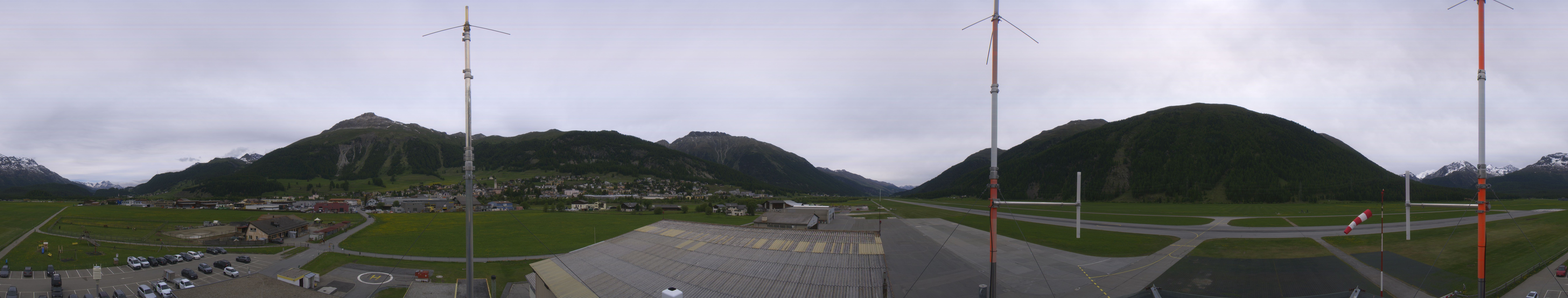 Archived image Webcam Samedan I Airport orientation west