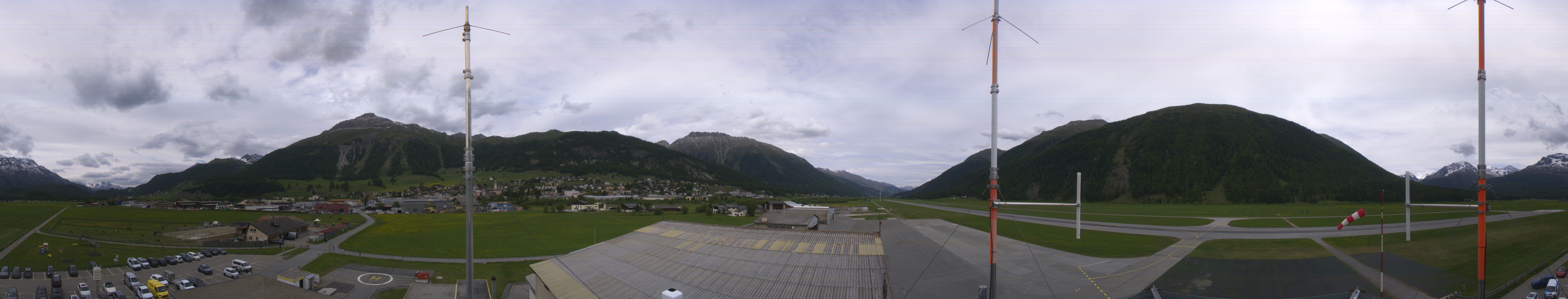 Archived image Webcam Samedan I Airport orientation west