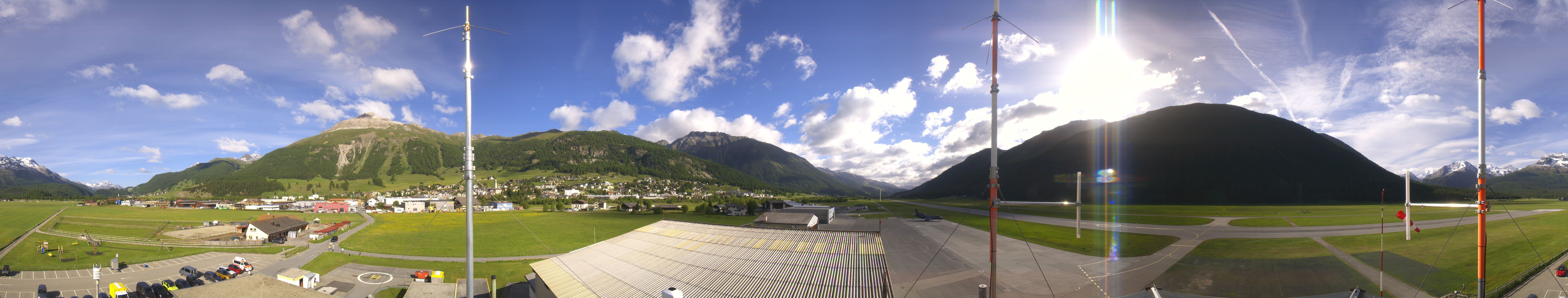 Archived image Webcam Samedan I Airport orientation west