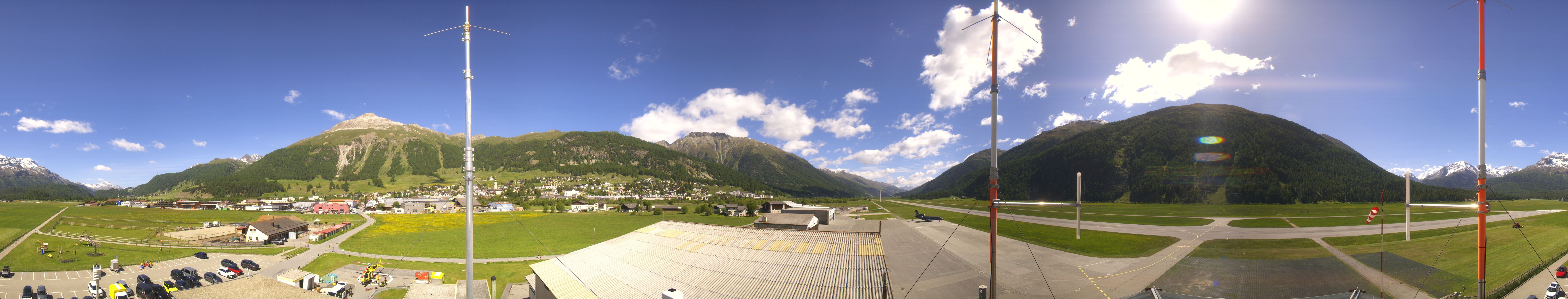 Archived image Webcam Samedan I Airport orientation west