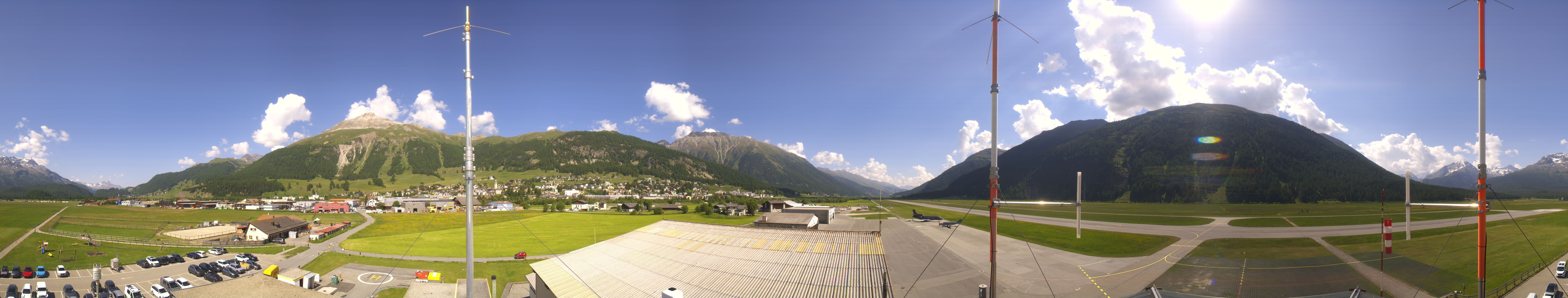 Archived image Webcam Samedan I Airport orientation west