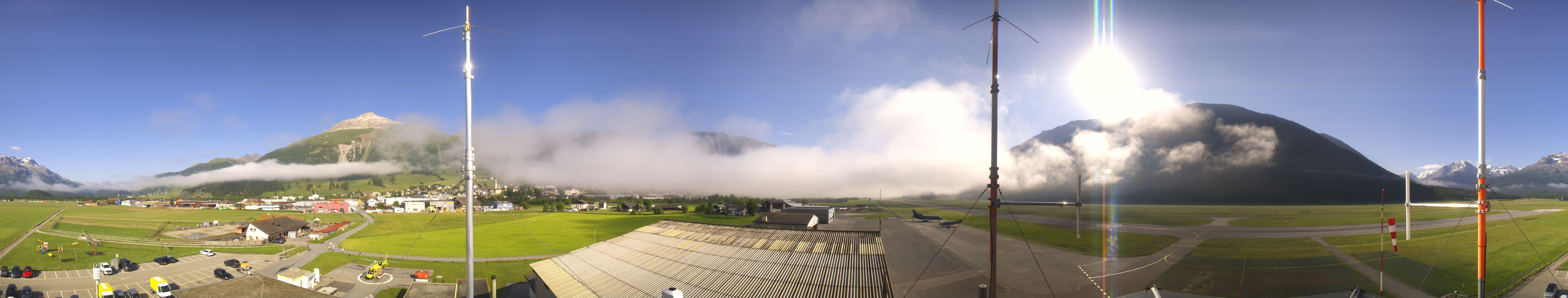 Archived image Webcam Samedan I Airport orientation west