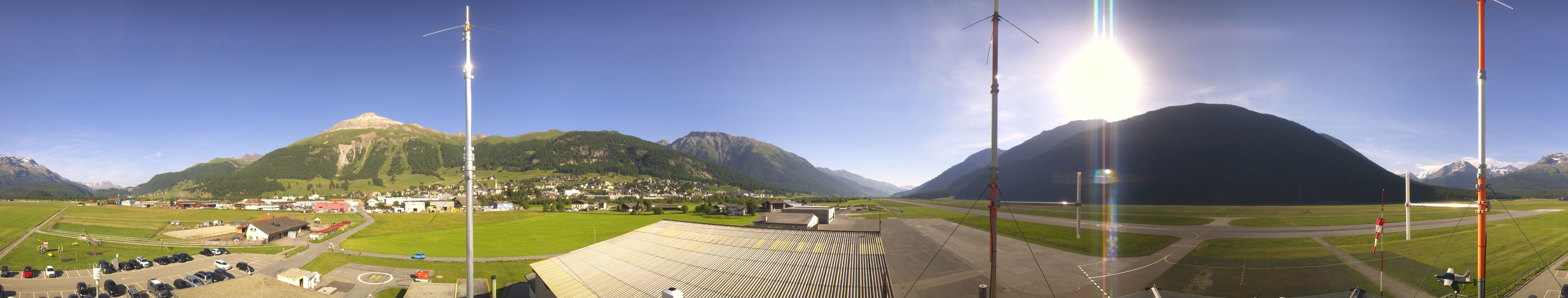 Archived image Webcam Samedan I Airport orientation west