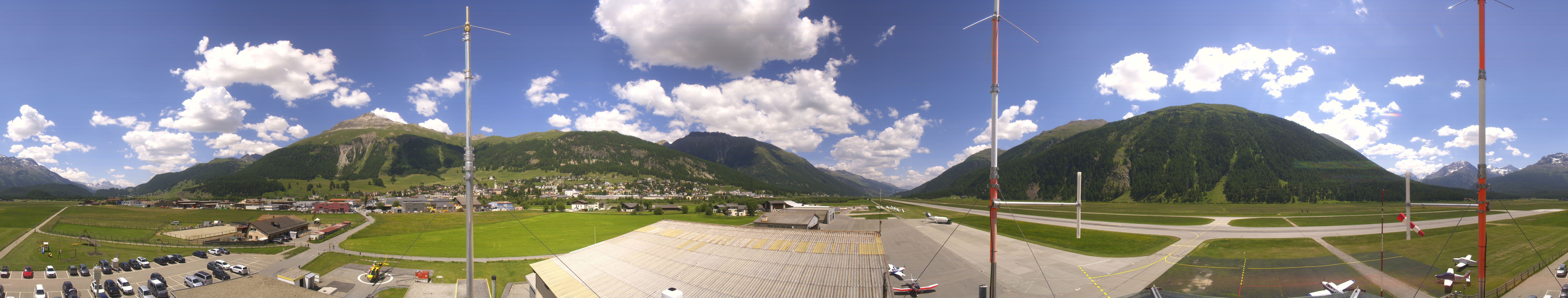 Archived image Webcam Samedan I Airport orientation west