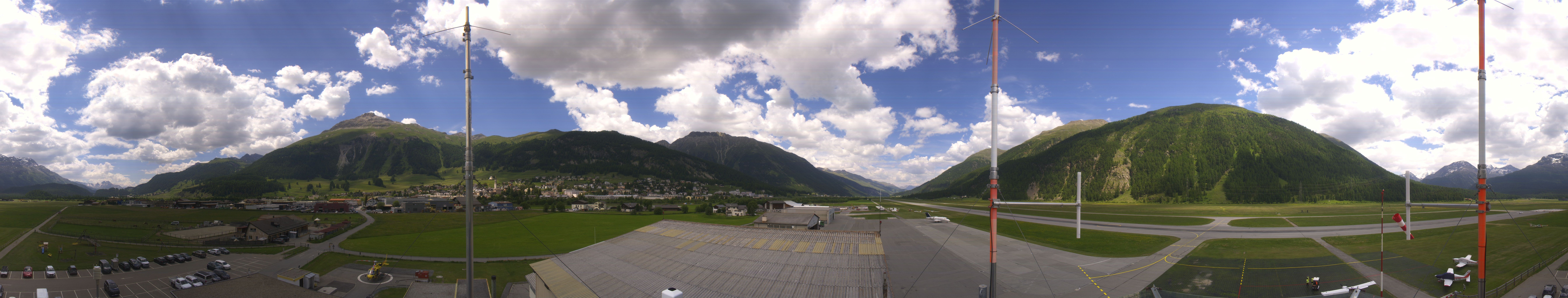 Archived image Webcam Samedan I Airport orientation west