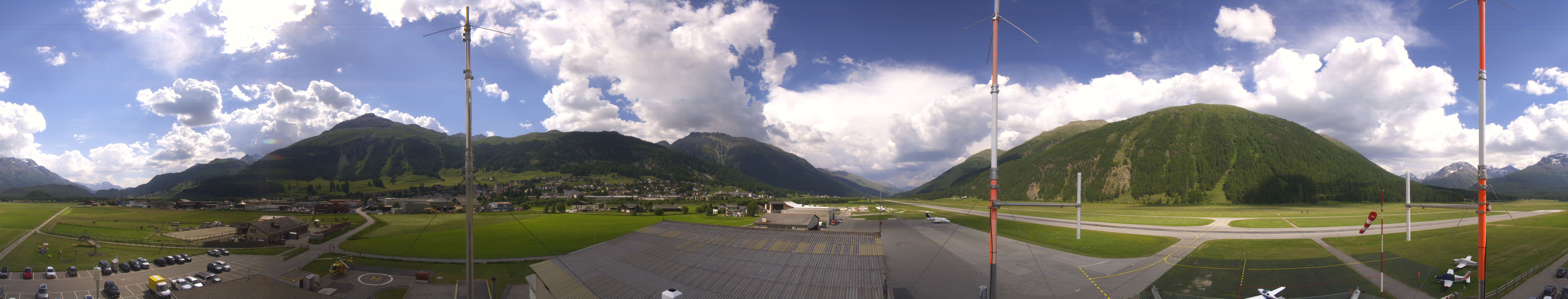 Archived image Webcam Samedan I Airport orientation west