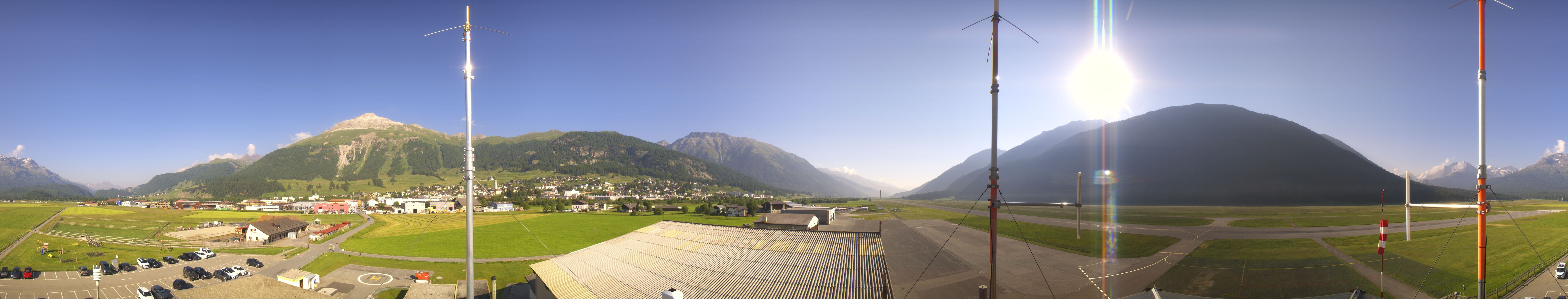Archived image Webcam Samedan I Airport orientation west