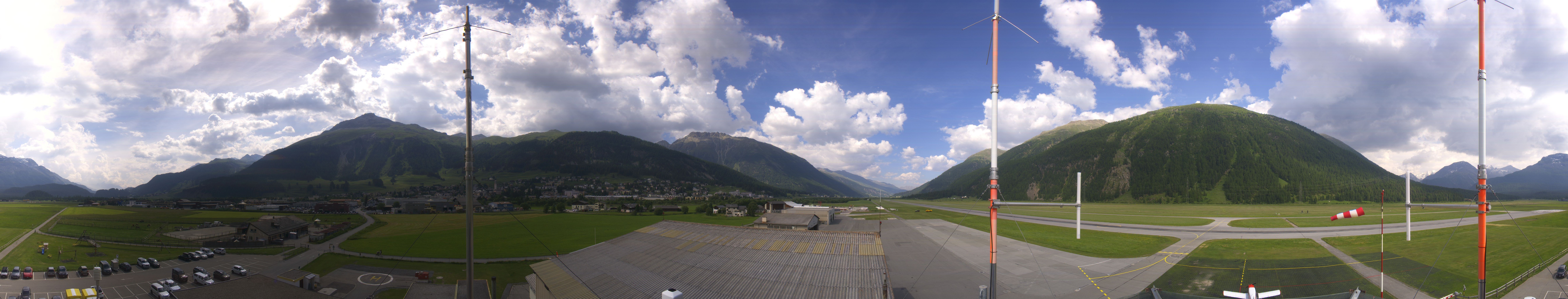 Archived image Webcam Samedan I Airport orientation west