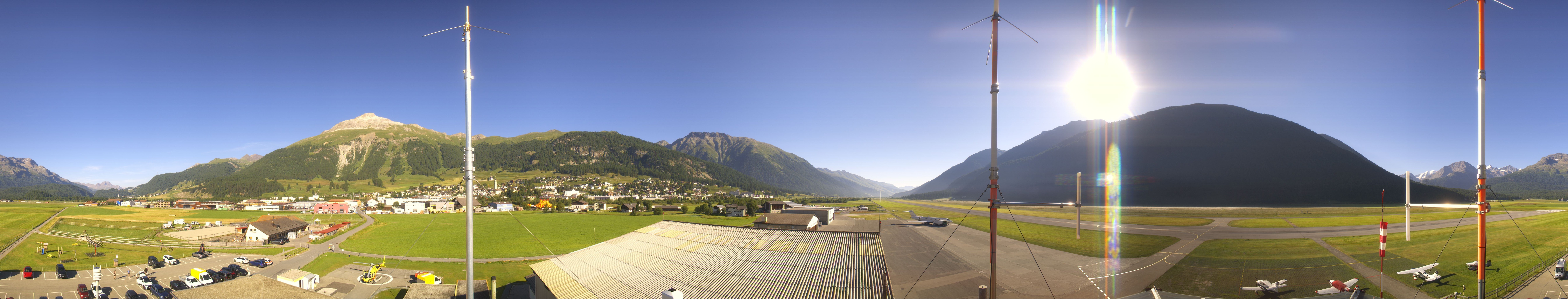 Archived image Webcam Samedan I Airport orientation west
