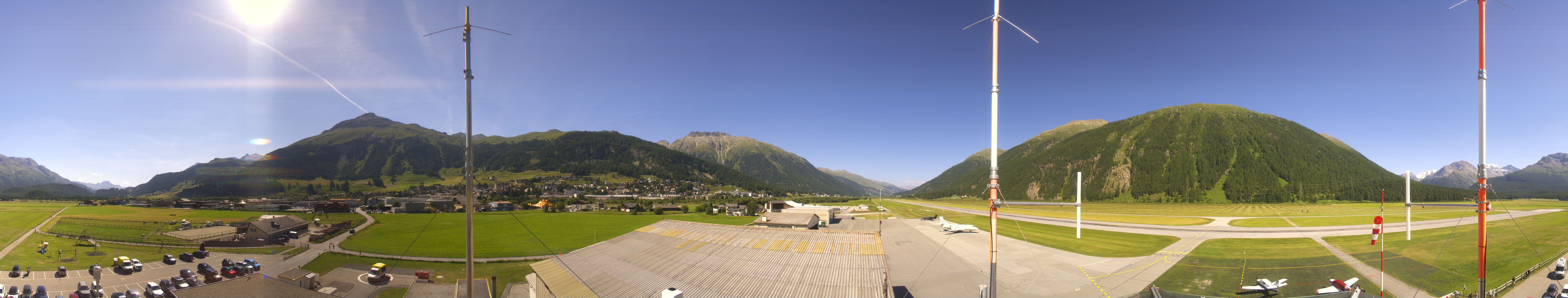 Archived image Webcam Samedan I Airport orientation west