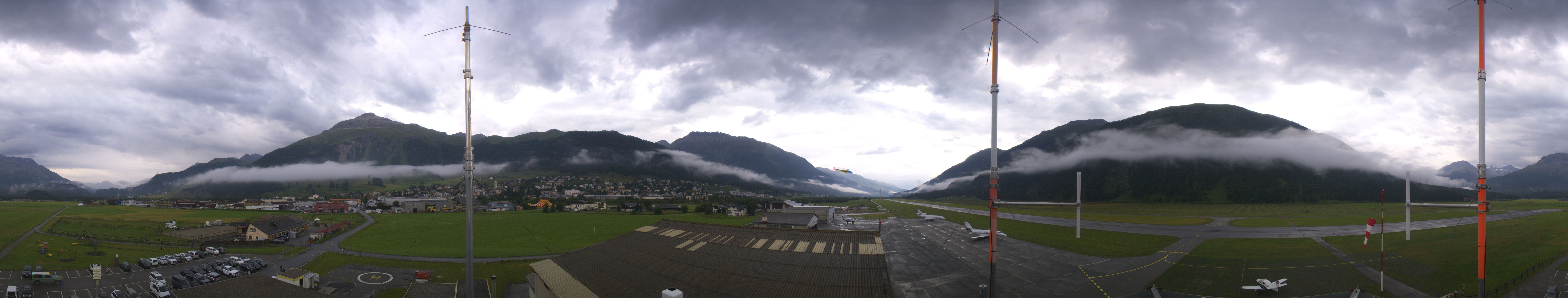 Archived image Webcam Samedan I Airport orientation west