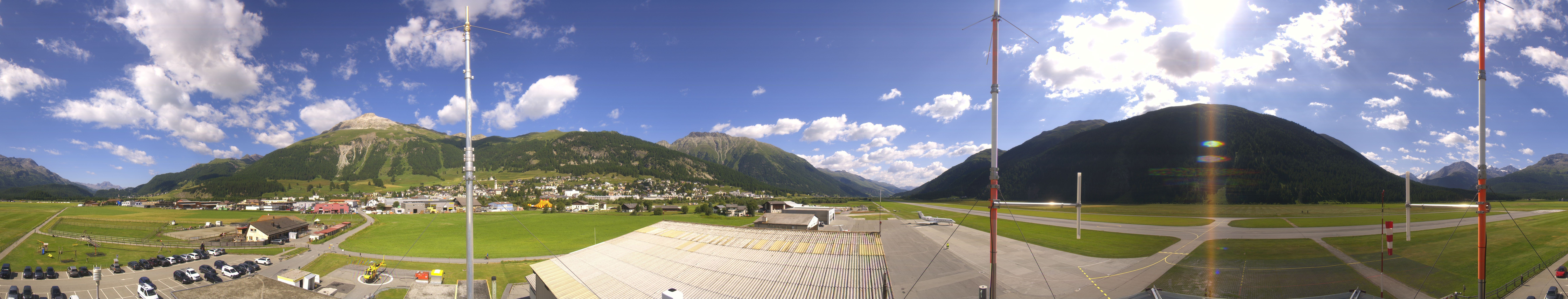 Archived image Webcam Samedan I Airport orientation west