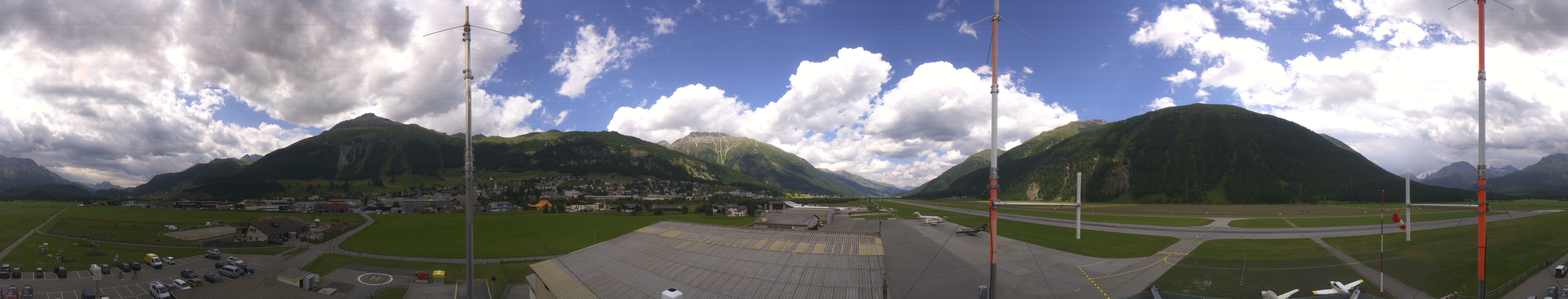 Archived image Webcam Samedan I Airport orientation west