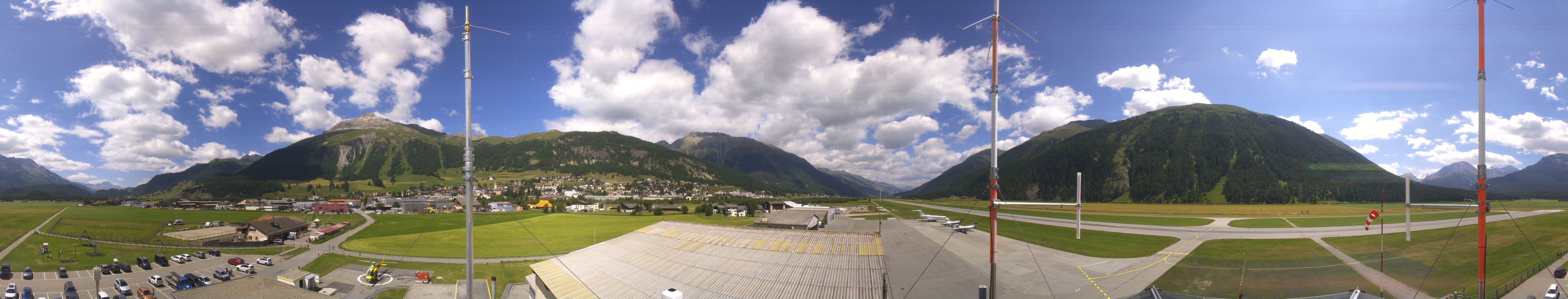 Archived image Webcam Samedan I Airport orientation west