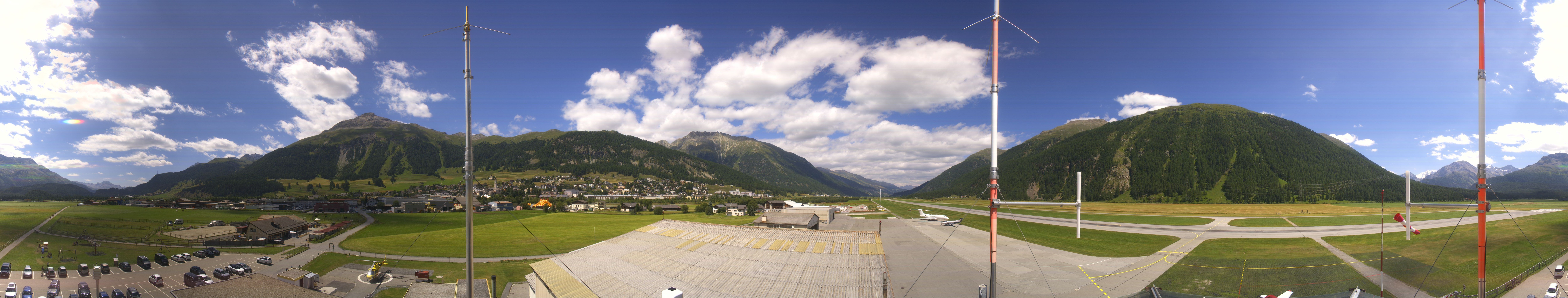 Archived image Webcam Samedan I Airport orientation west