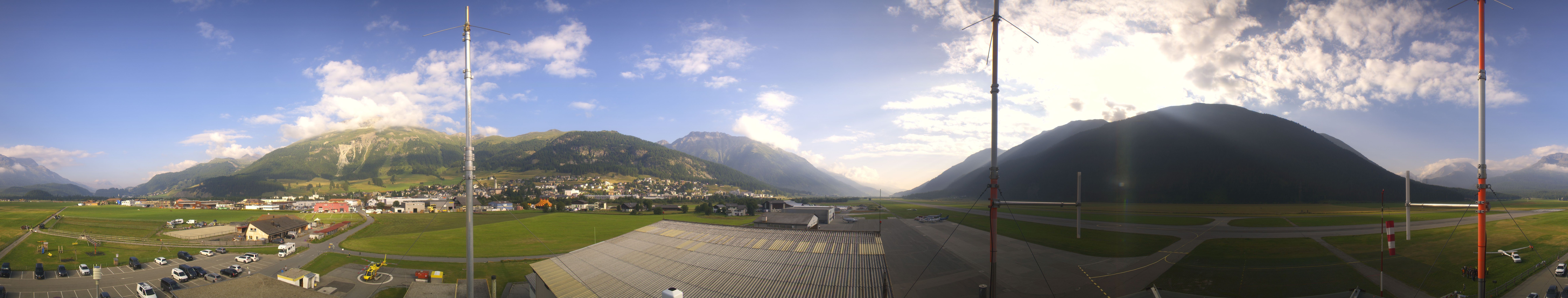 Archived image Webcam Samedan I Airport orientation west