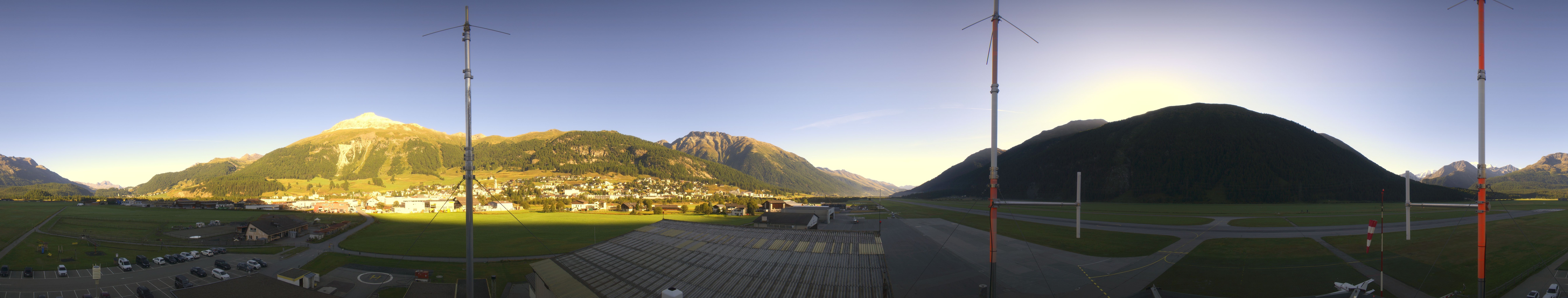Archived image Webcam Samedan I Airport orientation west