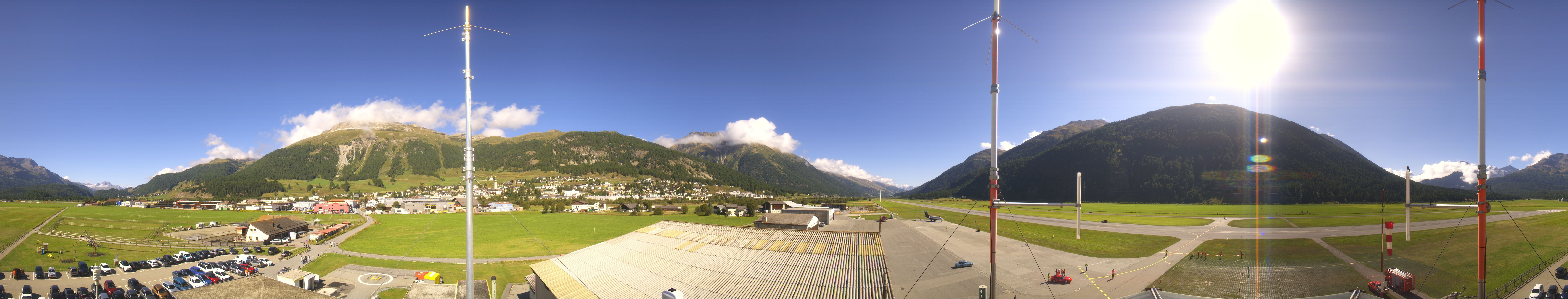 Archived image Webcam Samedan I Airport orientation west