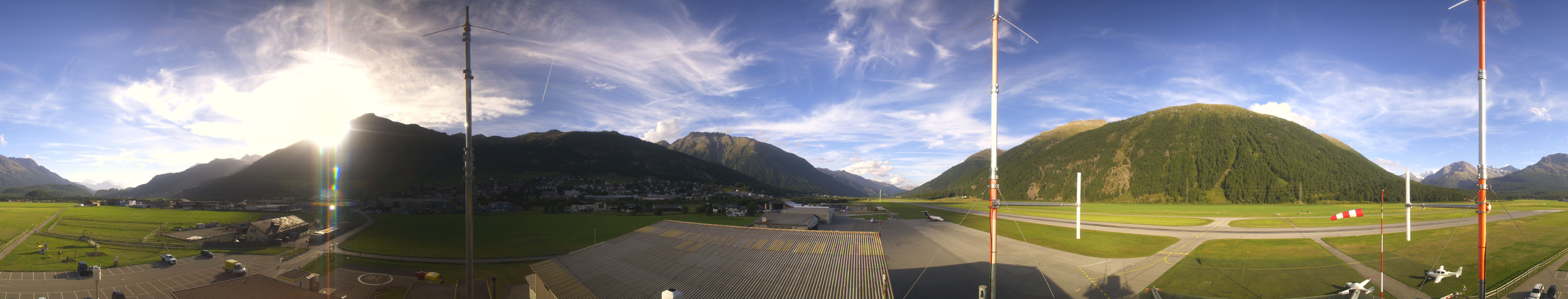 Archived image Webcam Samedan I Airport orientation west