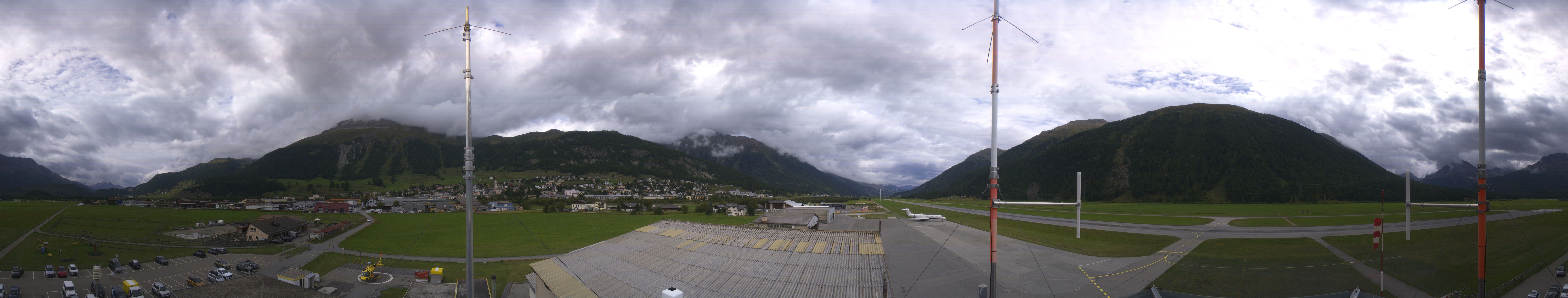 Archived image Webcam Samedan I Airport orientation west