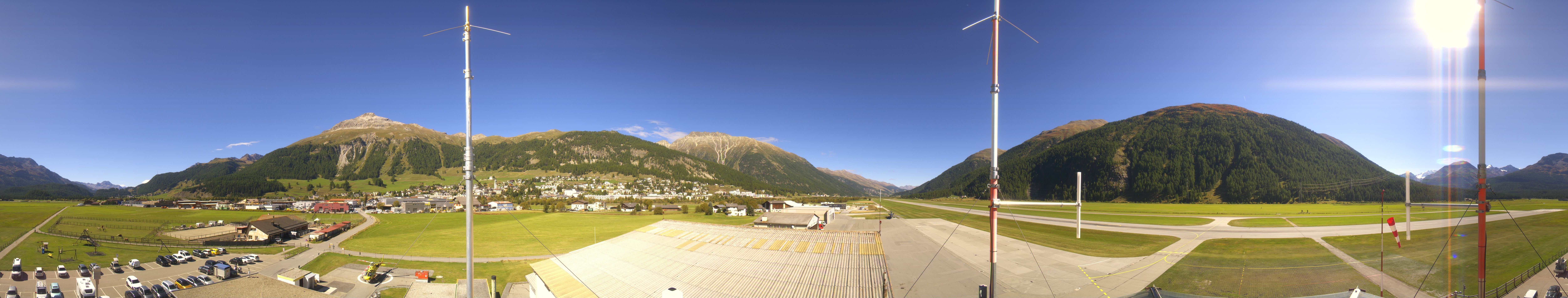 Archived image Webcam Samedan I Airport orientation west