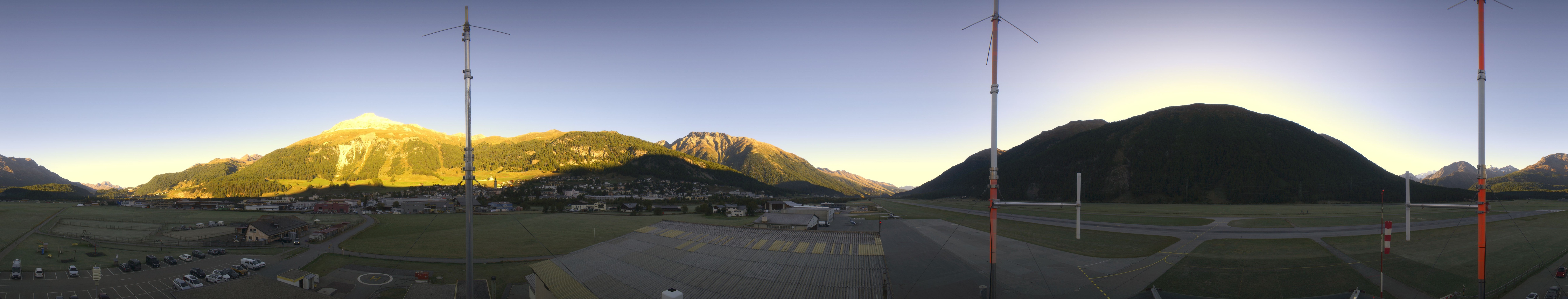 Archived image Webcam Samedan I Airport orientation west