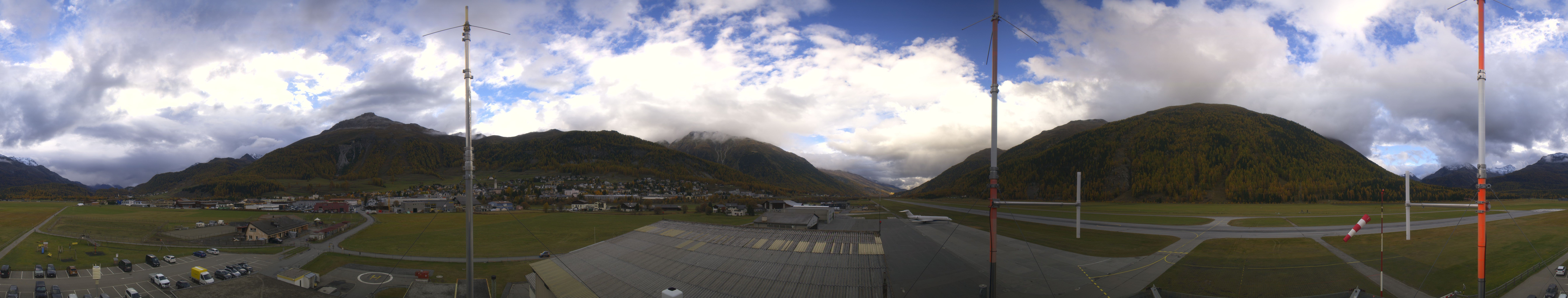 Archived image Webcam Samedan I Airport orientation west