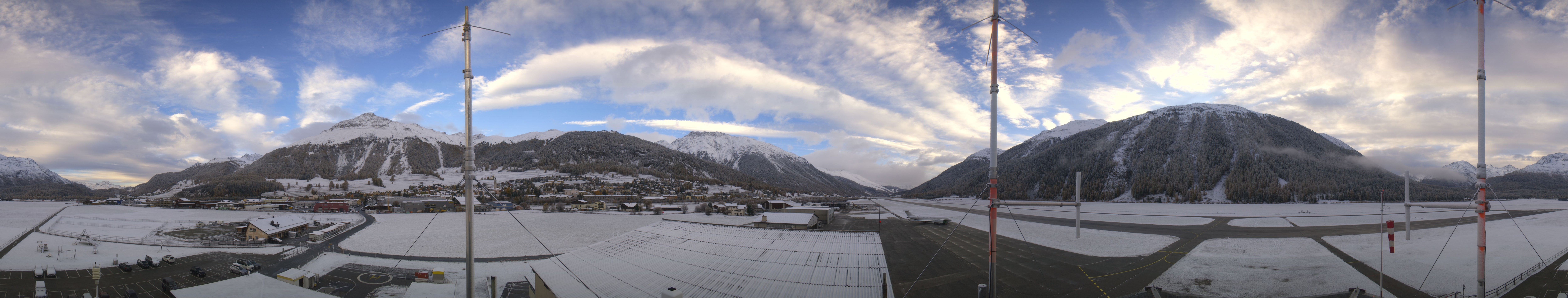 Archived image Webcam Samedan I Airport orientation west