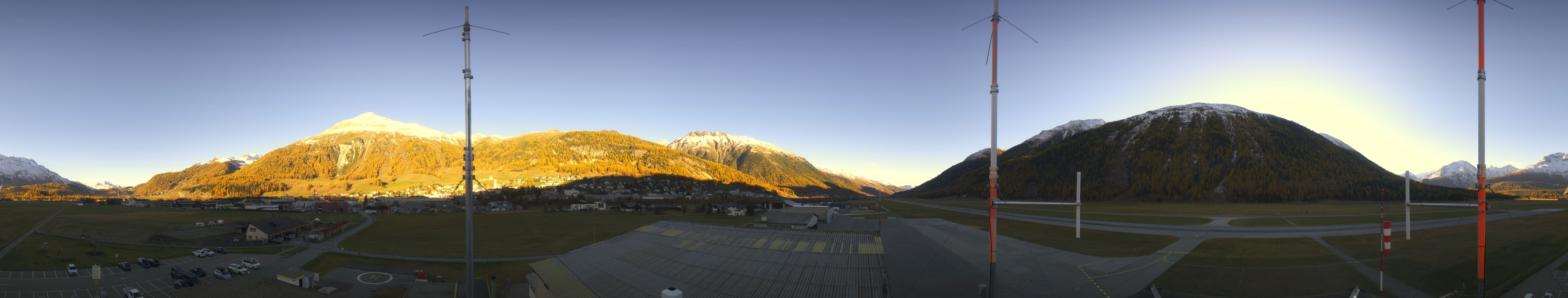 Archived image Webcam Samedan I Airport orientation west